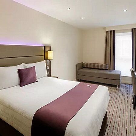Premier Inn London Romford Eksteriør billede
