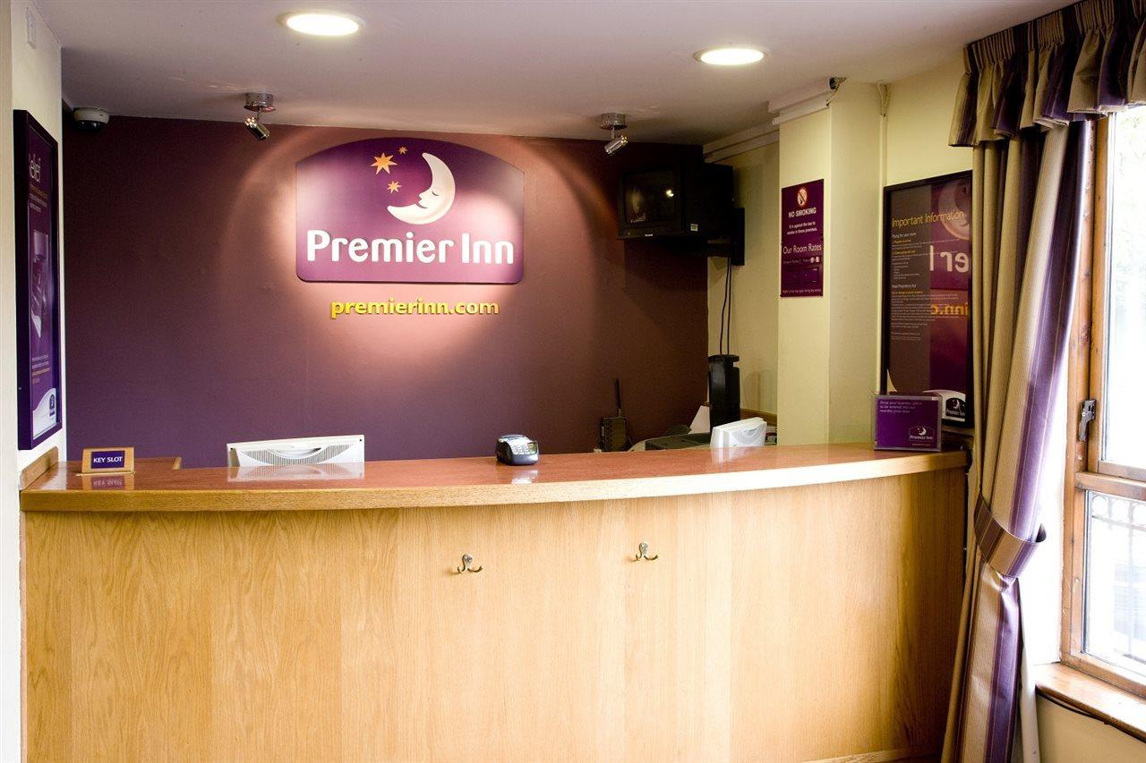 Premier Inn London Romford Eksteriør billede