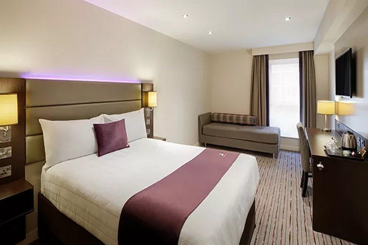 Premier Inn London Romford Eksteriør billede