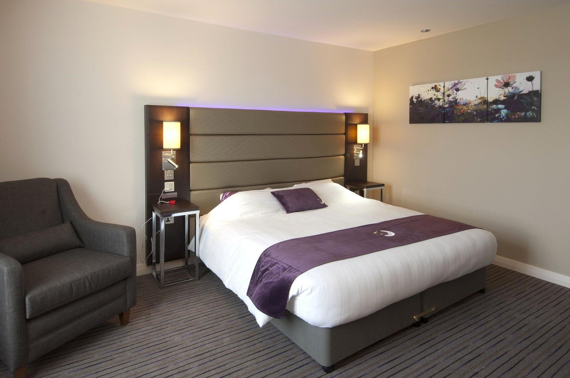 Premier Inn London Romford Eksteriør billede