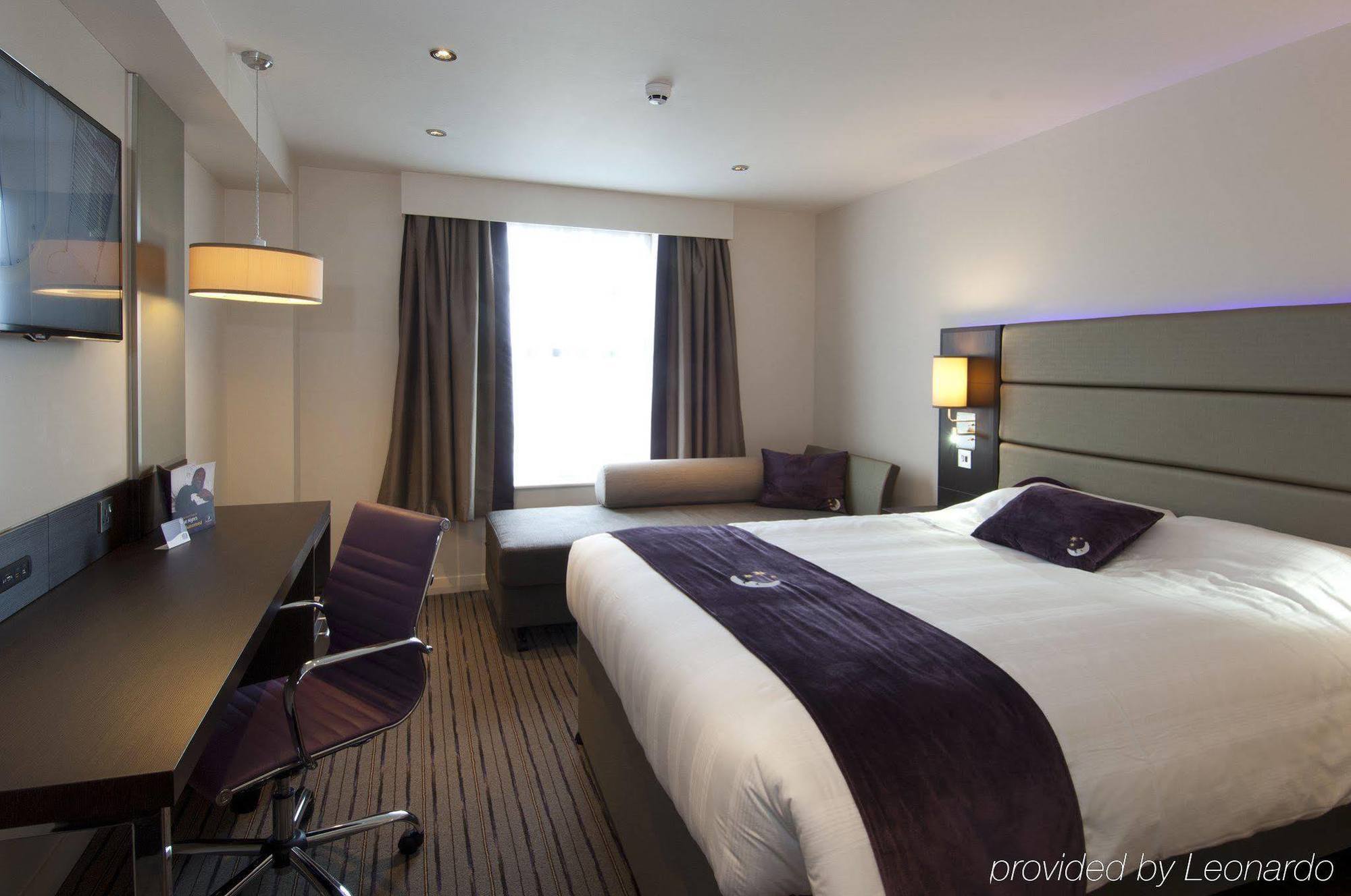 Premier Inn London Romford Eksteriør billede