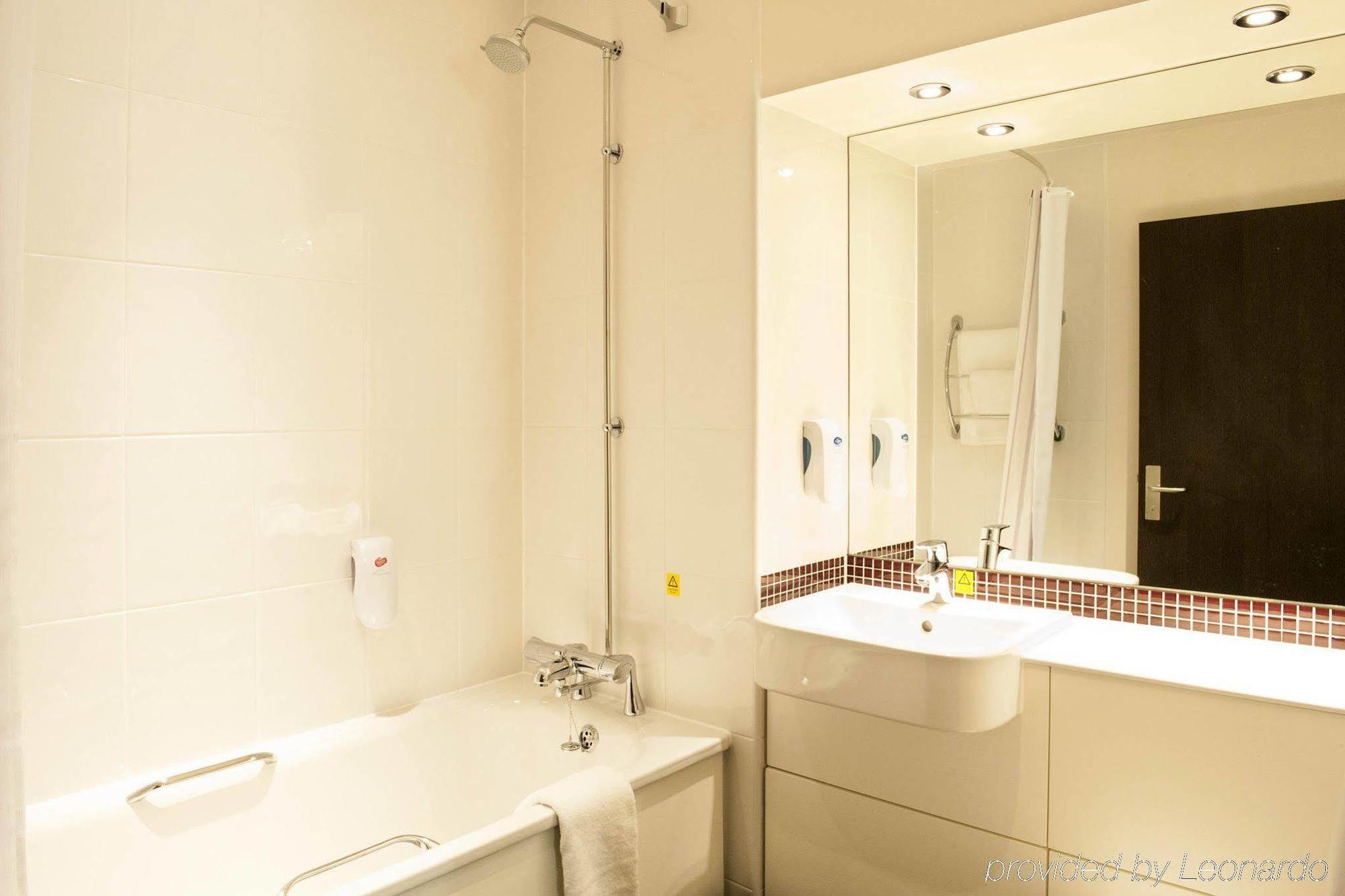 Premier Inn London Romford Eksteriør billede